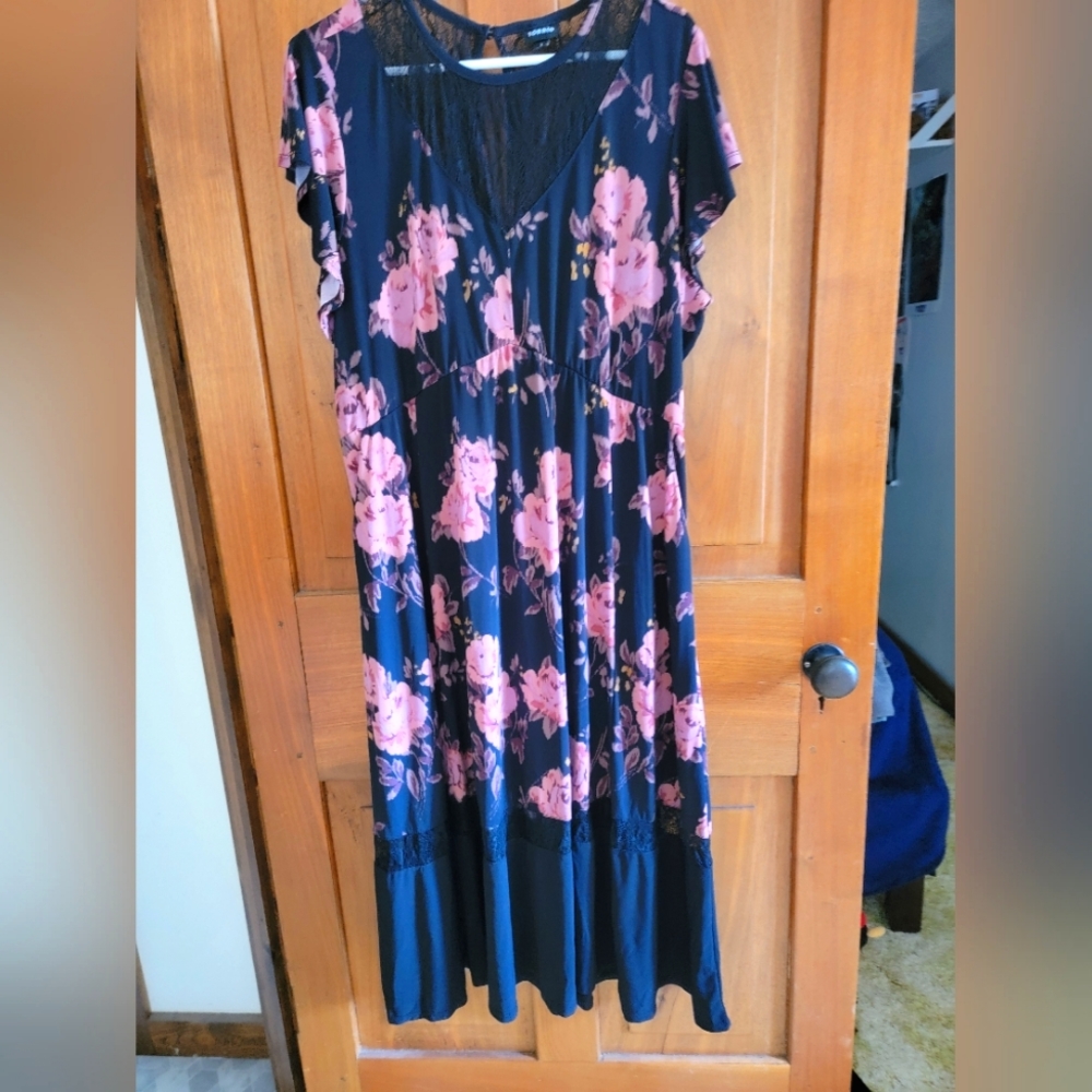 Gorgeous Torrid Dress w/Lace Details